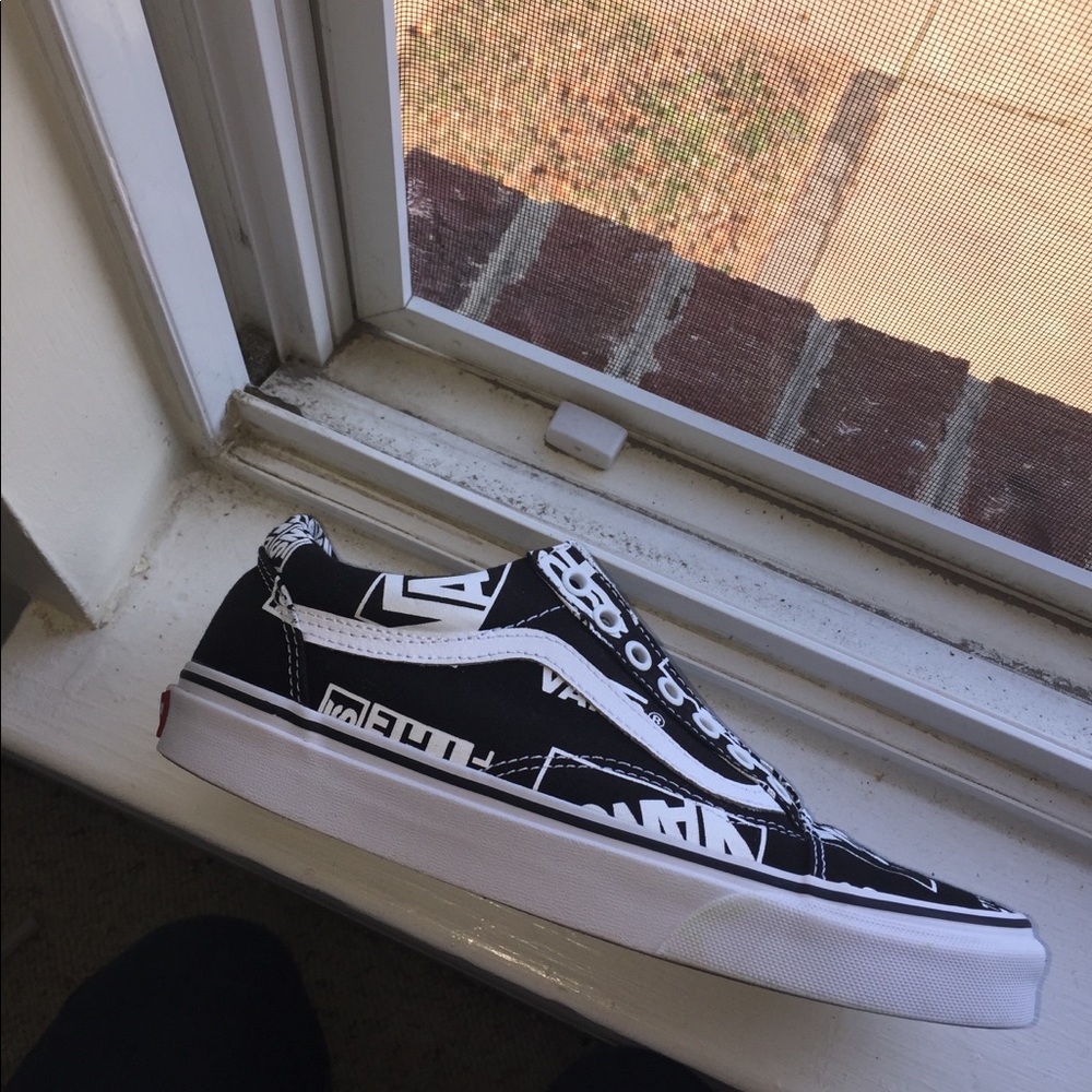 Vans - Picture 3 of 5